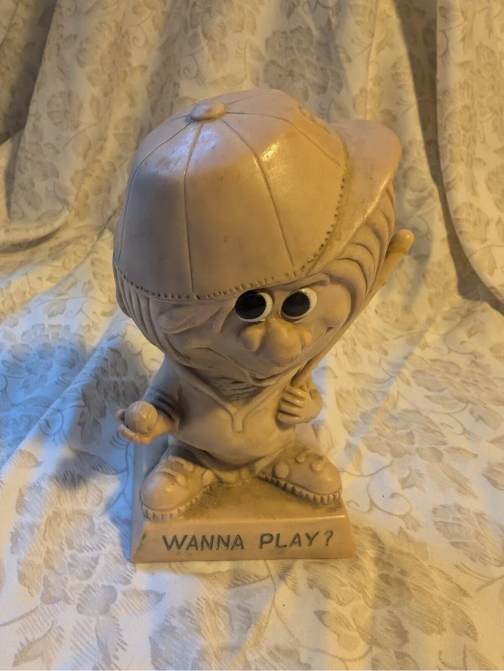 Vintage Russ Berrie & Wallace Berrie 1970 Baseball Player Figurine 